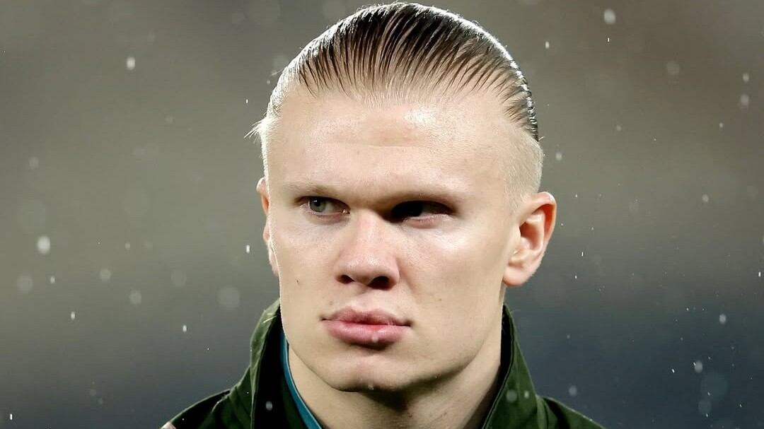 Erling Haaland sufrió accidente en autobús.