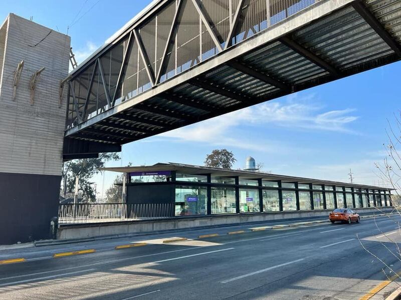 Los puentes peatonales y estaciones presentan un avance de 98%, según la SIOP
