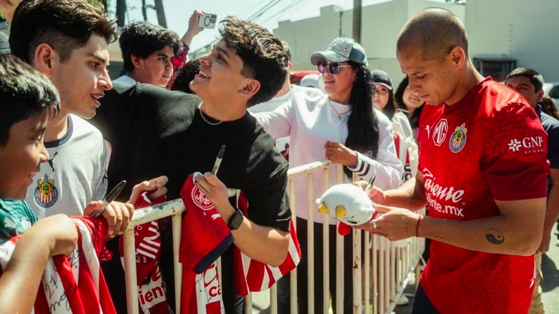 Chicharito Hernández ha desatado la euforia en Guadalajara.