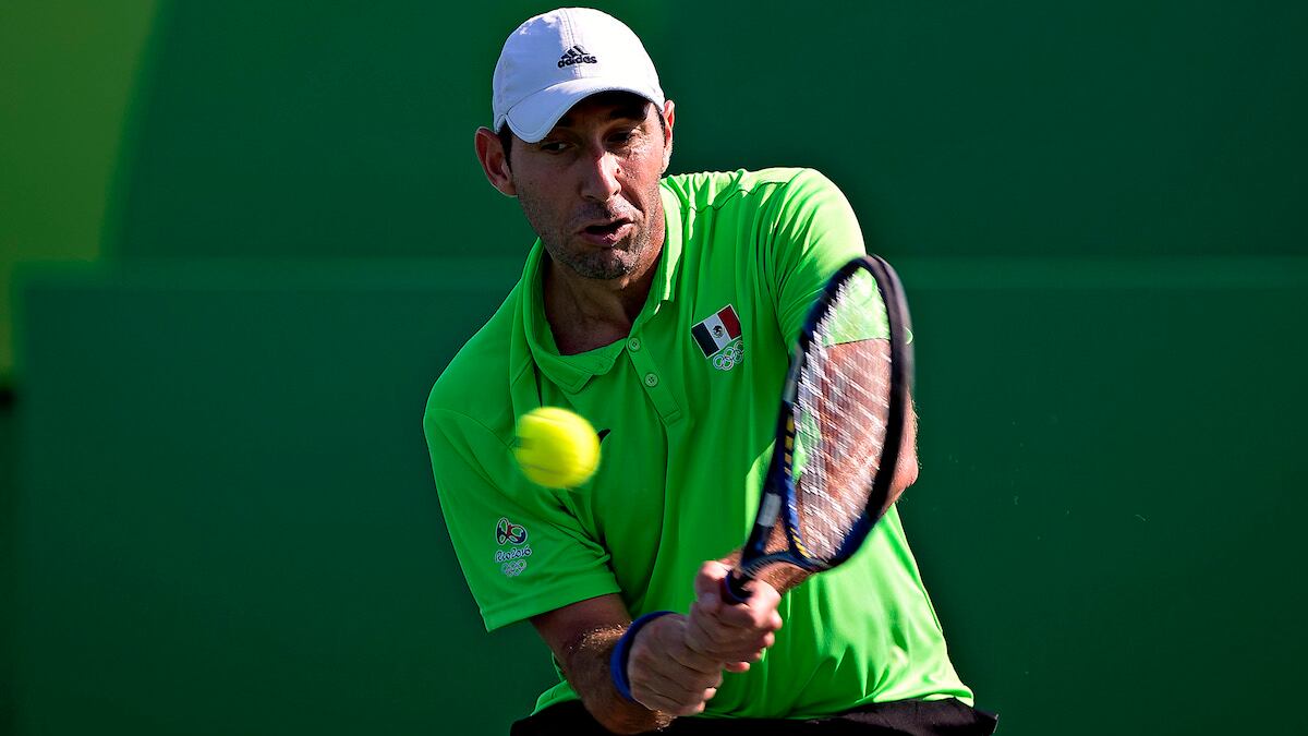 El veracruzano participó en dobles y no pudo avanzar a la segunda ronda de Australia|MEXSPORT