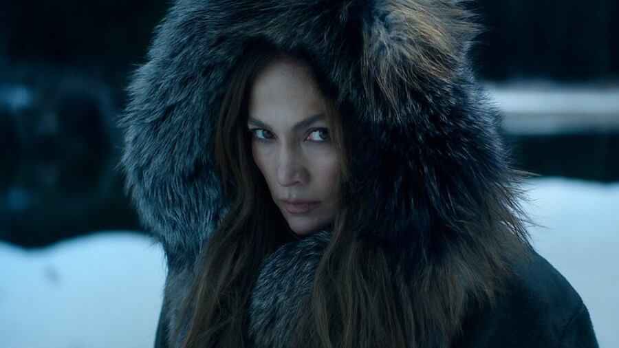 Jennifer López en The Mother