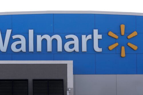 Sanciona a Walmart por anticompetitiva