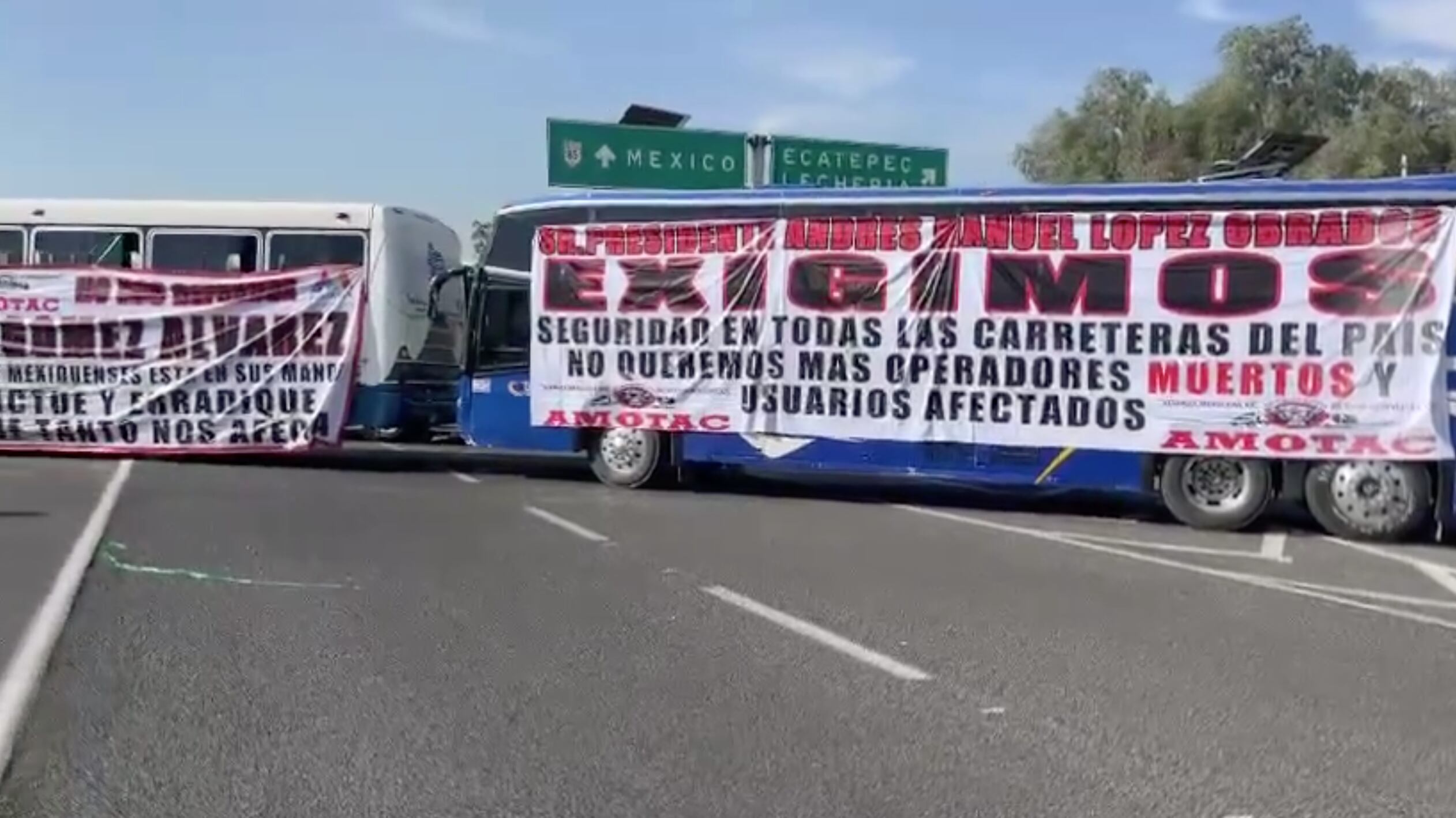 Hartos de la inseguridad y el crimen, cerraron las carreteras del país. (Captura de pantalla vía Cúspide Nacional)