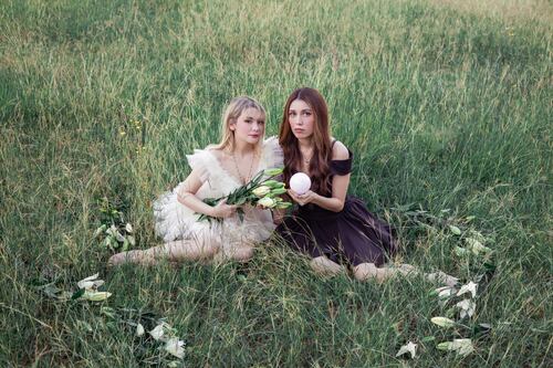 ¿Triángulo amoroso en la realeza? Rai y Clau lo narran en ‘La danza de los cisnes’