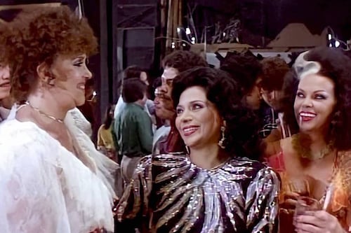 Lucha Villa reaparece en redes sociales y así luce a sus 85 años