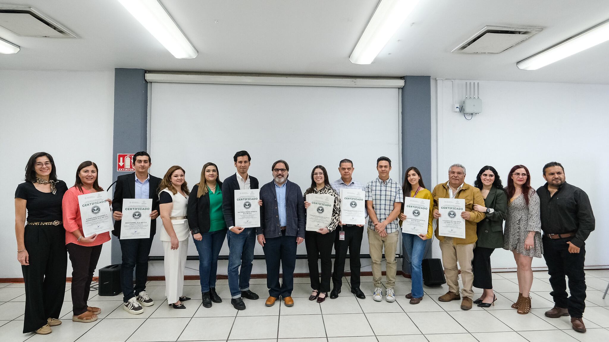 La Secretaría de Medio Ambiente y Desarrollo Territorial (Semadet) otorgó la certificación del Programa de Cumplimiento Ambiental Voluntario (PCAV) a ocho empresas de Jalisco
