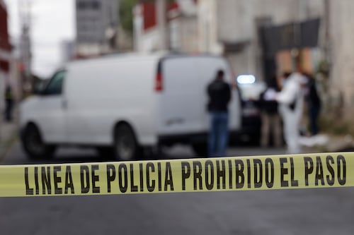 Encuentran seis cuerpos en Michoacán, entre ellos dos menores de edad