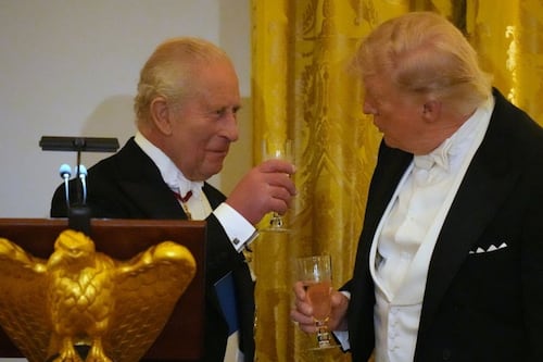 El rey Carlos III lanza dardo a Trump: “Ustedes estarían hablando francés”