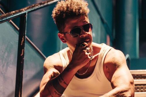 Kalimba se enfrenta a otro rollo legal: la mamá de su hijo lo demandó por manutención