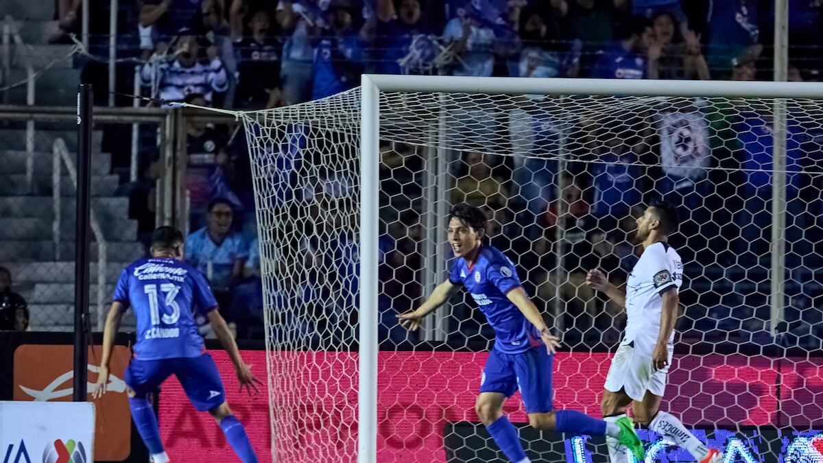 Cruz Azul vs Pumas