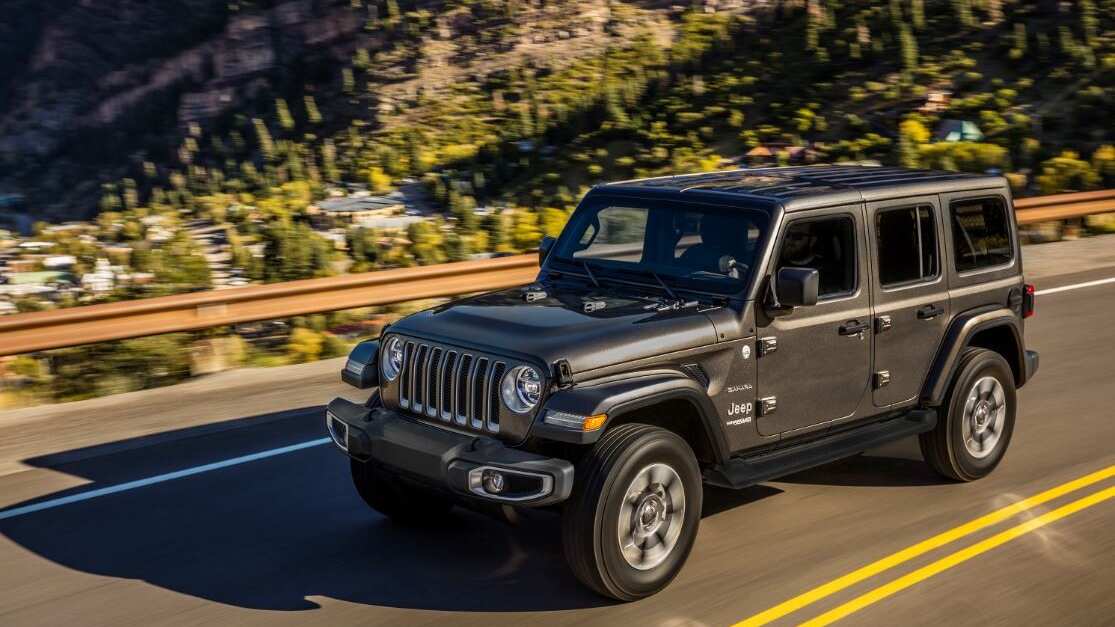 Camioneta marca Jeep, modelo Wrangler color negro, con reporte de robo en California tiene un valor que ronda el millón de pesos.