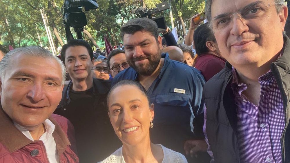 En la marcha se encuentran los principales contendientes a la presidencia.