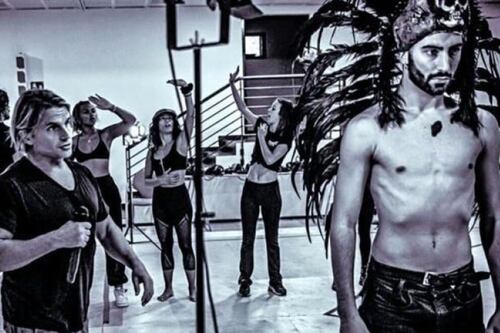 Detienen a Nacho Cano tras denuncia de bailarines mexicanos explotados en “La Malinche”