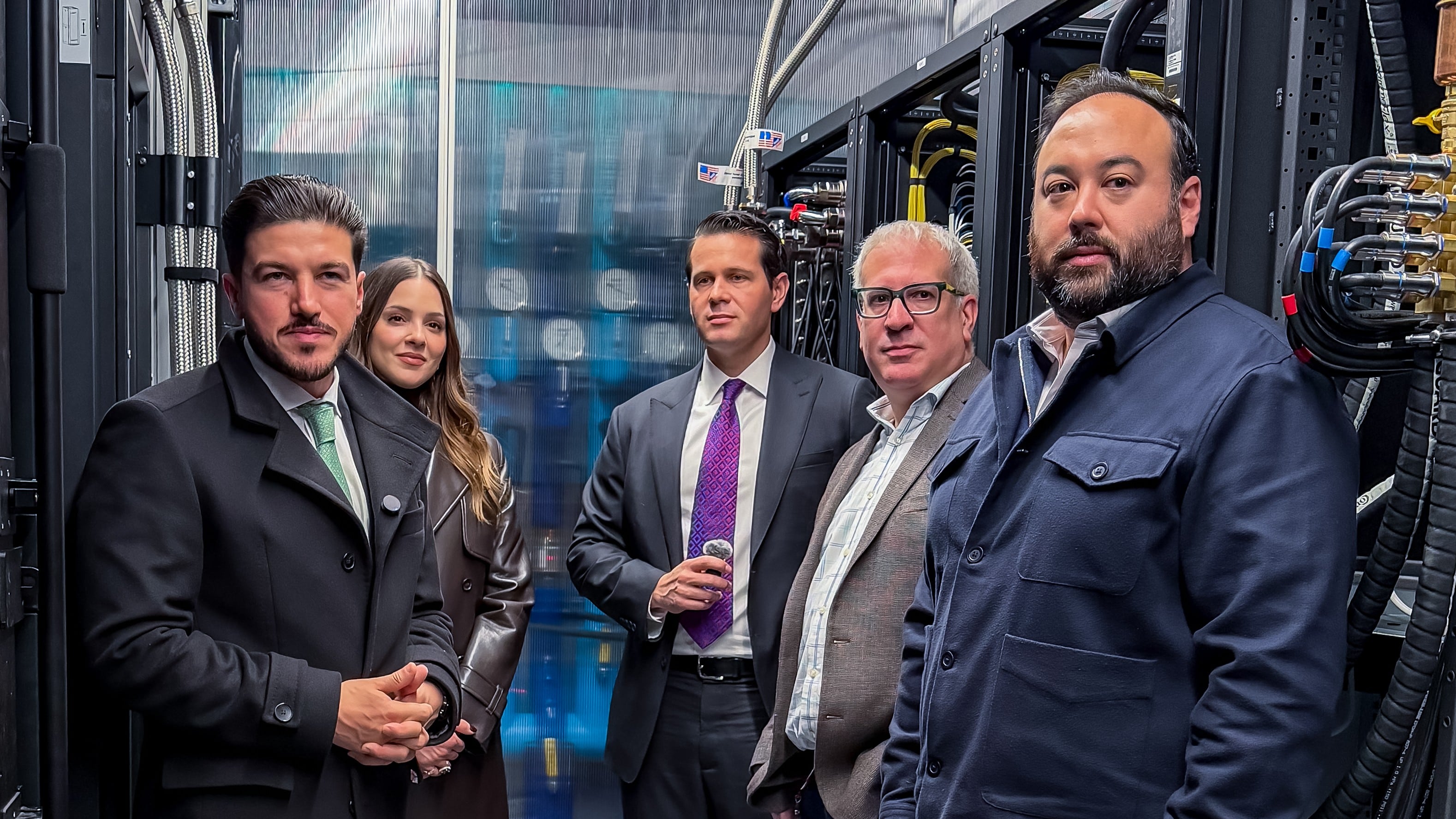 El gobernador Samuel García recorrió las instalaciones de la empresa.