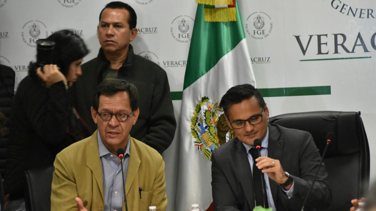 El fiscal de Veracruz , dijo que en la administración anterior había desorden total en relación con los cuerpos