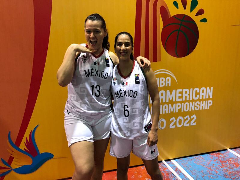 Myriam Lara y Gladys Ávila