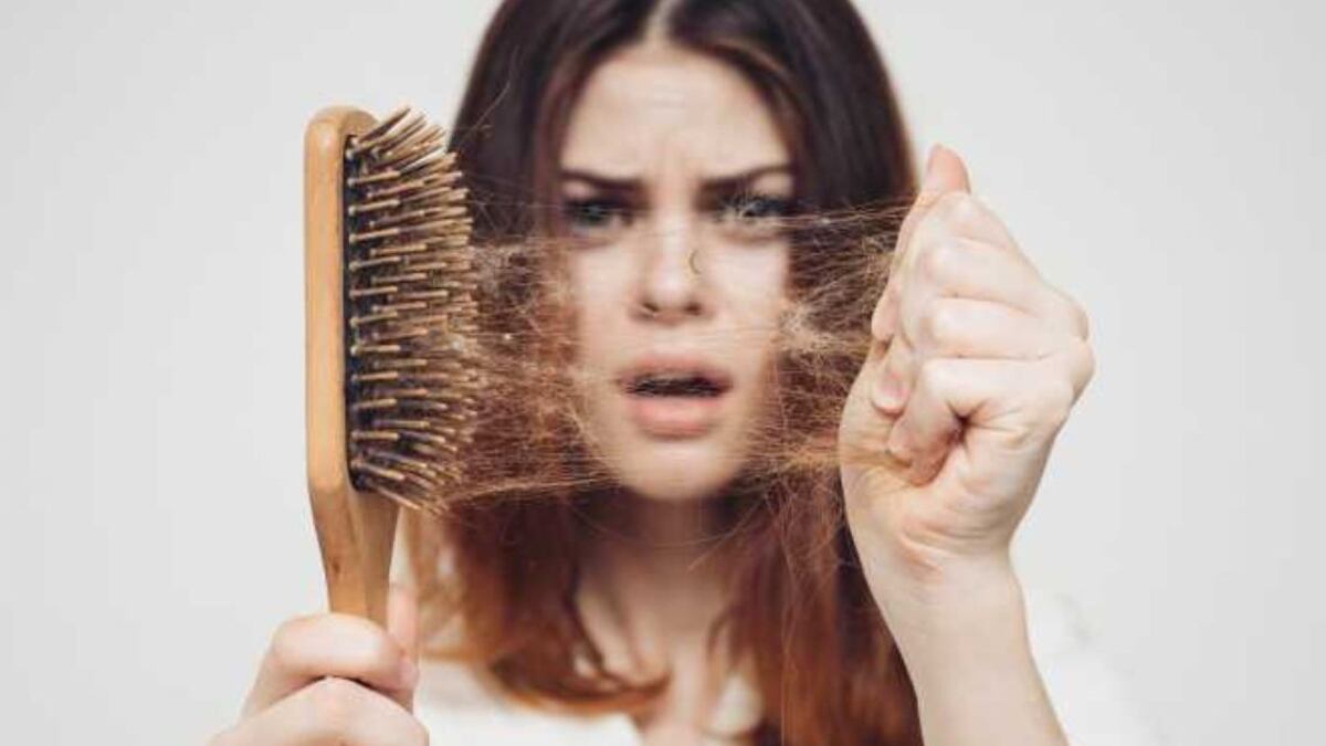 ¿Por qué se cae el cabello más en invierno? Así puedes frenar la caída estacional del pelo