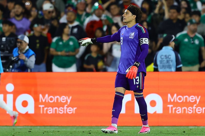 Guillermo Ochoa puede ser titular en el Mundial 2026.