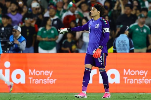 Javier Aguirre revela que Guillermo Ochoa puede ser titular en el Mundial 2026