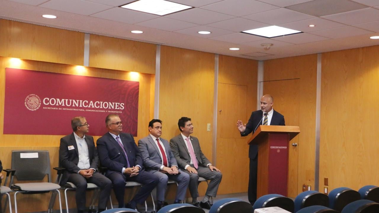 SICT vive una nueva etapa de servicio, que es trabajar con honradez Esteva Medina