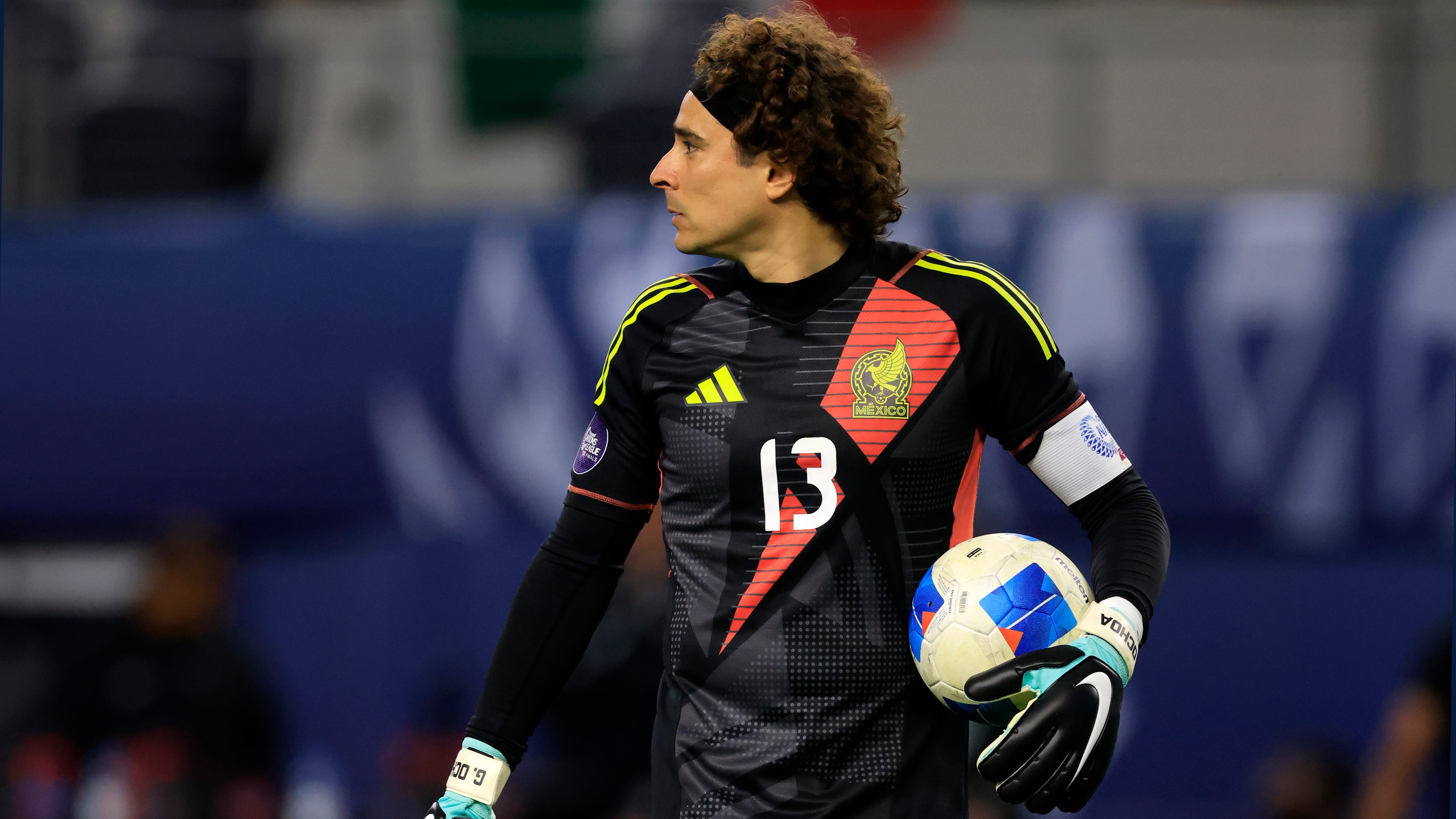 Guillermo Ochoa fue una de las grandes ausencias en la última convocatoria.