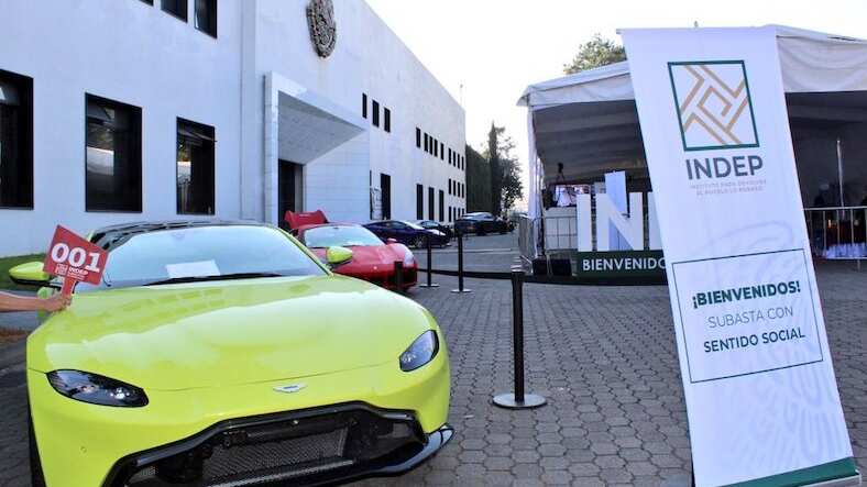 Subasta en Los Pinos