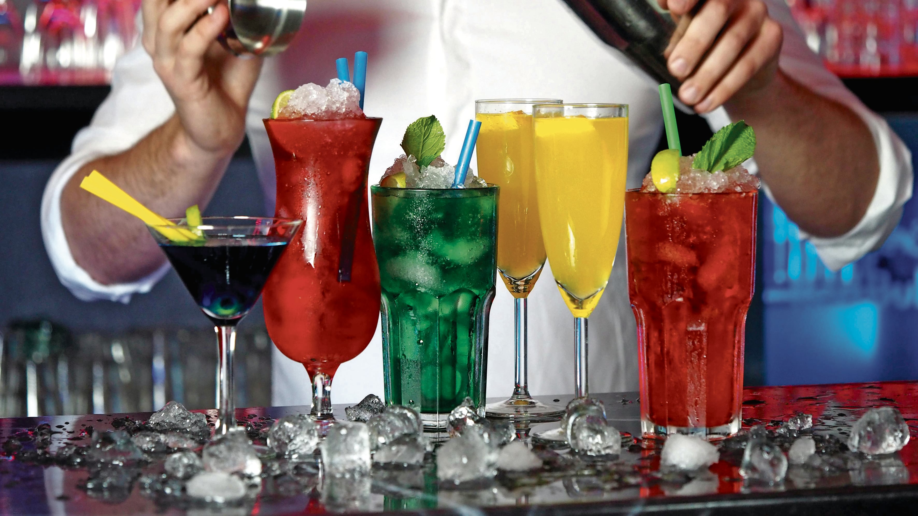 Con el inicio del Buen Fin, es el momento ideal para renovar tu colección de licores y experimentar con nuevas bebidas