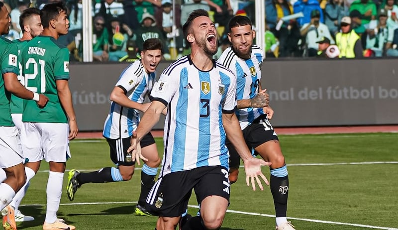 Tagliafico celebra el 2-0 de Argentina sobre Bolivia. / @afaseleccion