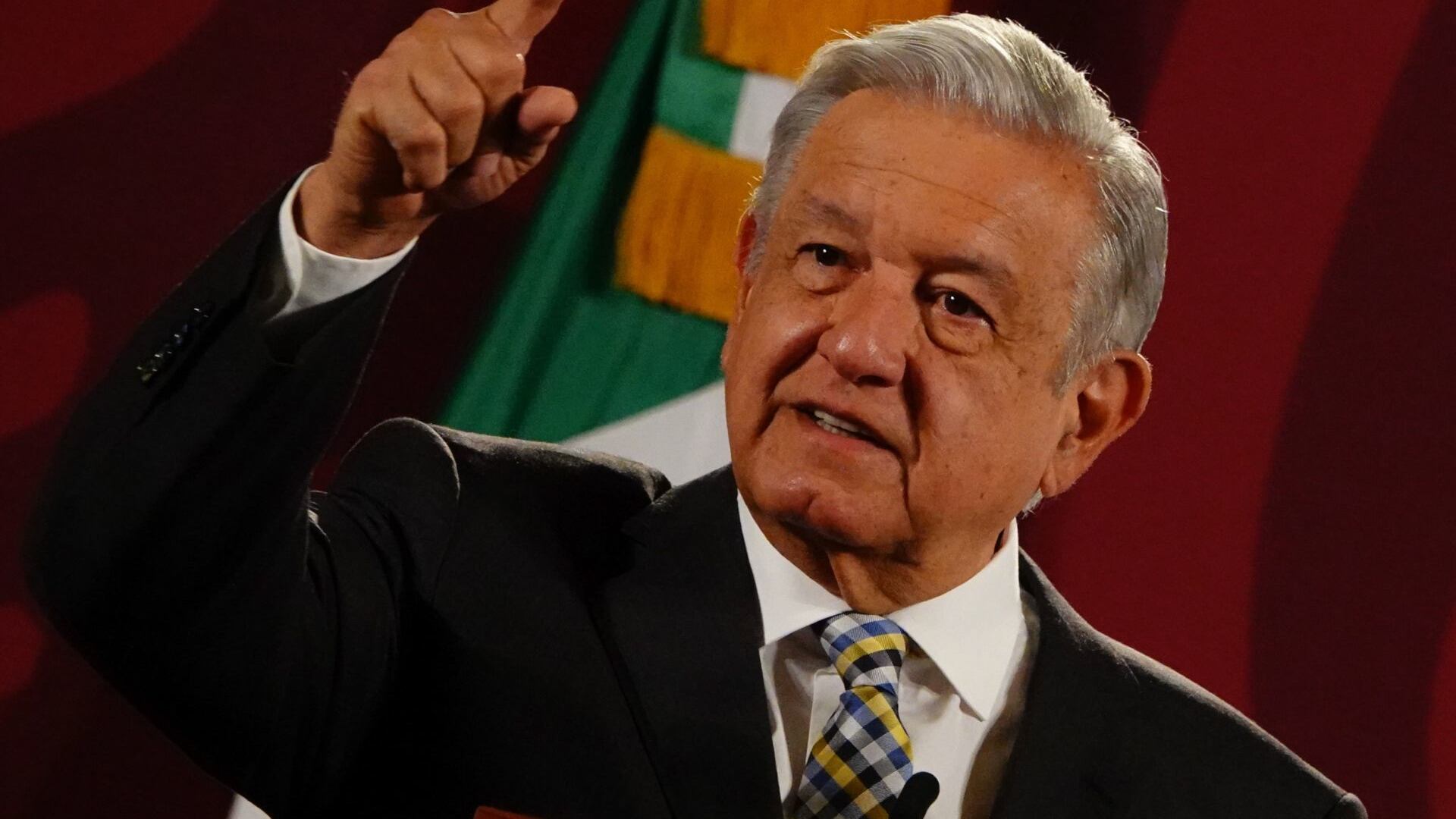 López Obrador señala que lucha de grupos criminales en Guanajuato ha desatado violencia.