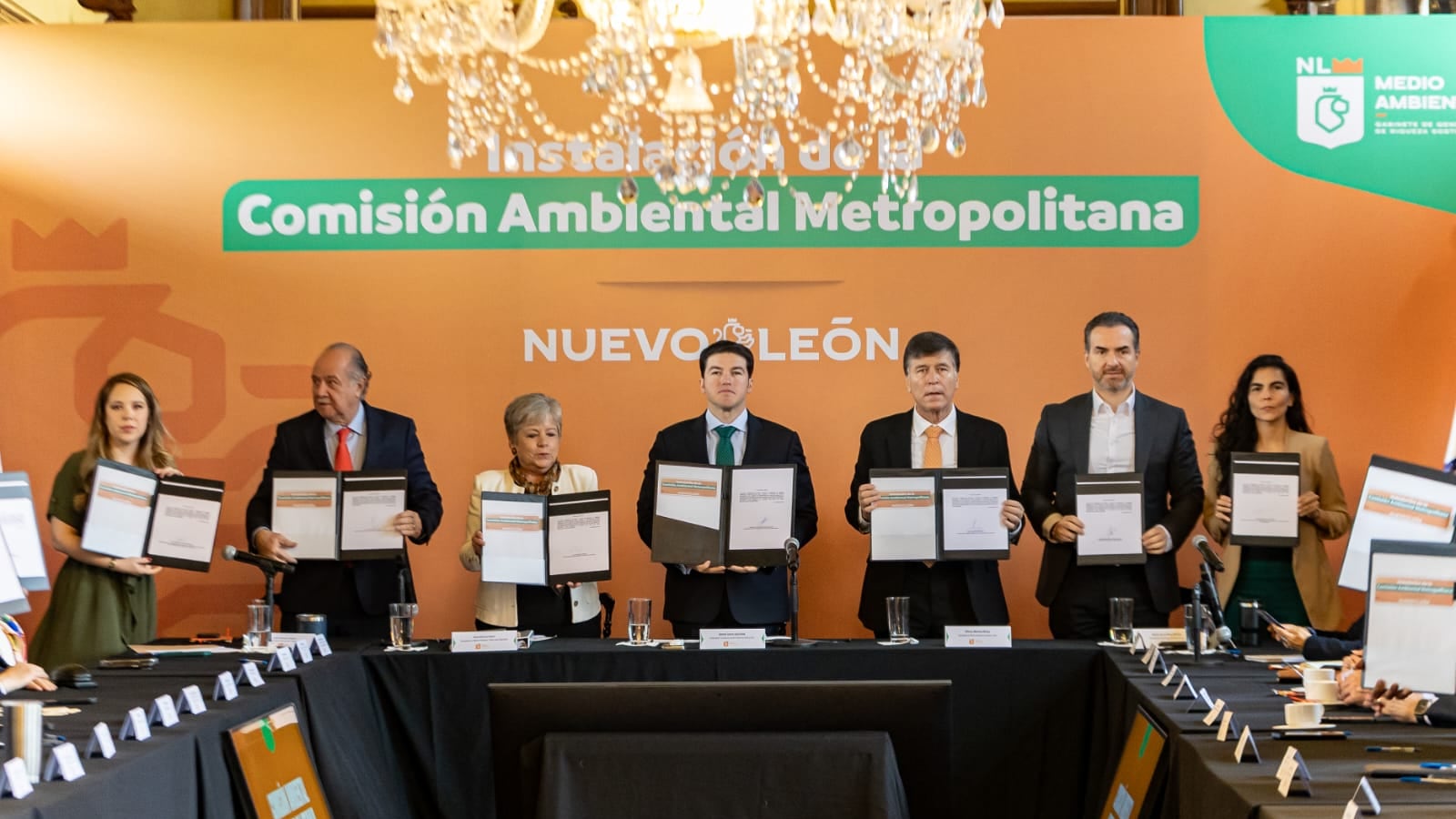En la instalación de la Comisión también participaron asociaciones ciudadanas y 18 alcaldes.