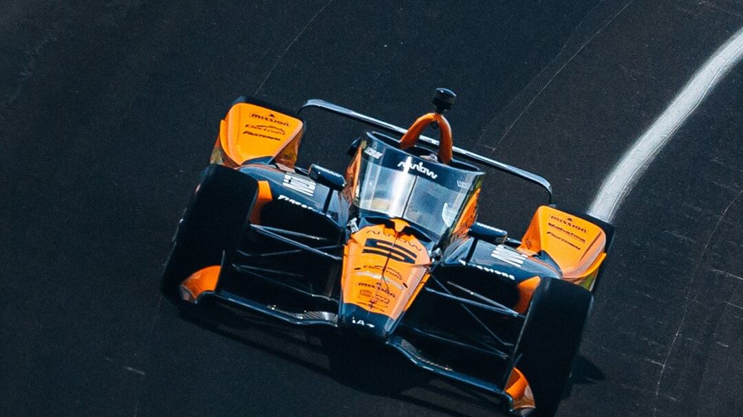 Pato O´Ward cerca de ganar el Pit Stop Challenge en Indianapolis