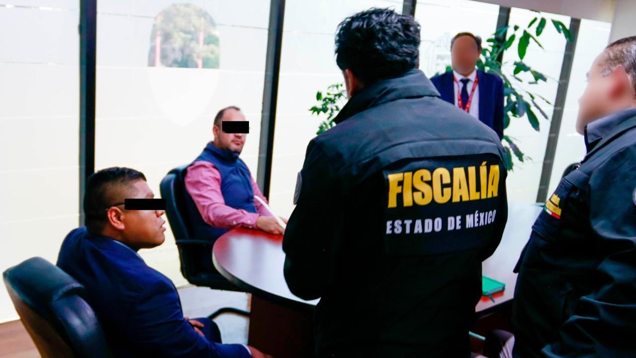 Las detenciones se realizaron tras detectar irregularidades en el área jurídica de la Secretaría de Seguridad del Estado de México