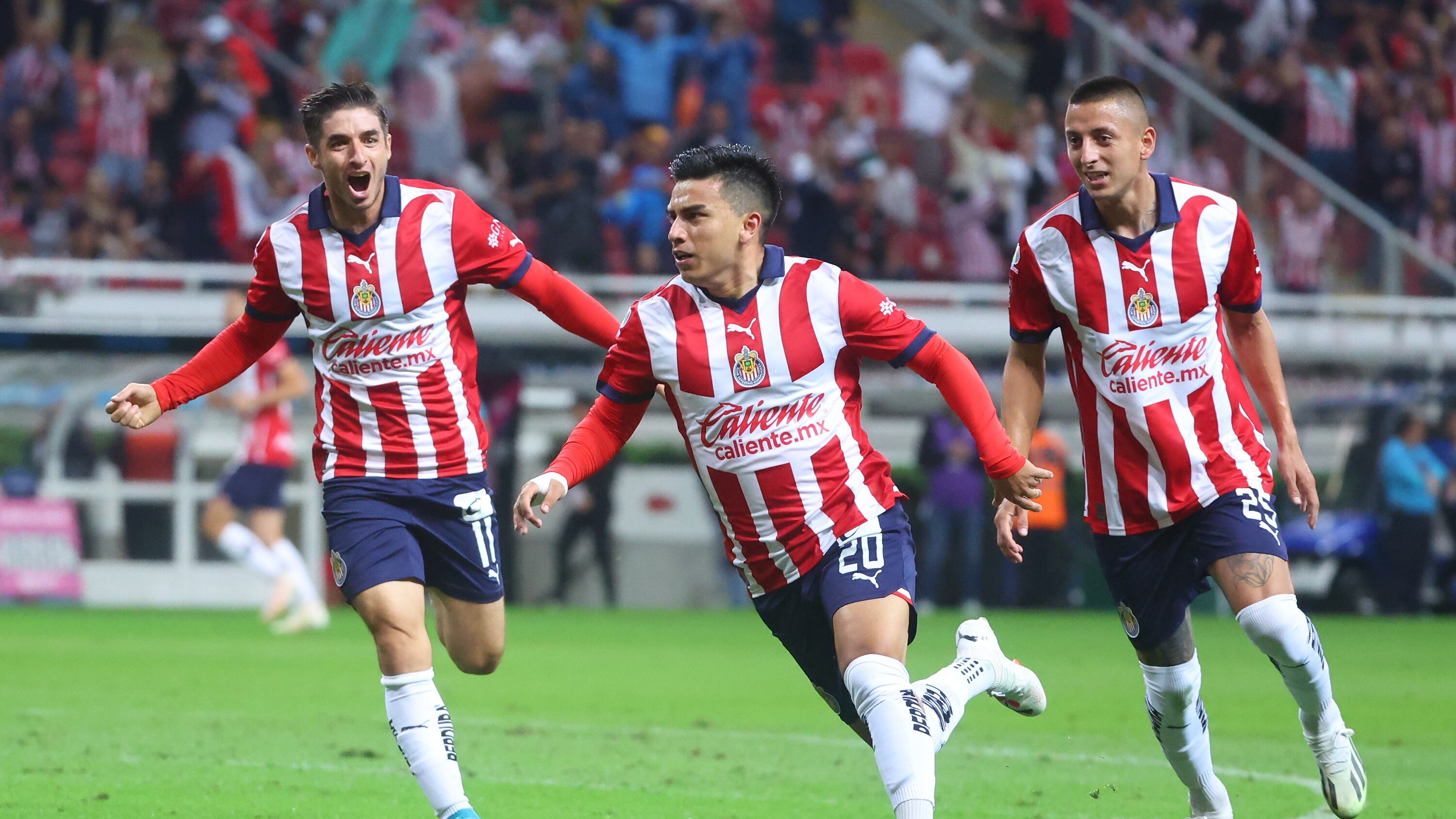 Chivas regresó a la senda del triunfo ante su acérrimo rival.