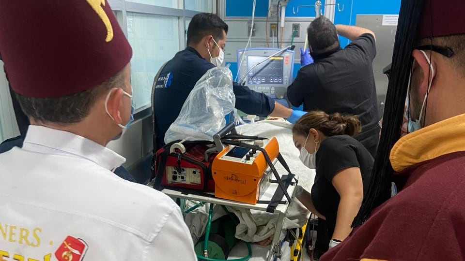 La menor fue trasladada en una ambulancia aérea
