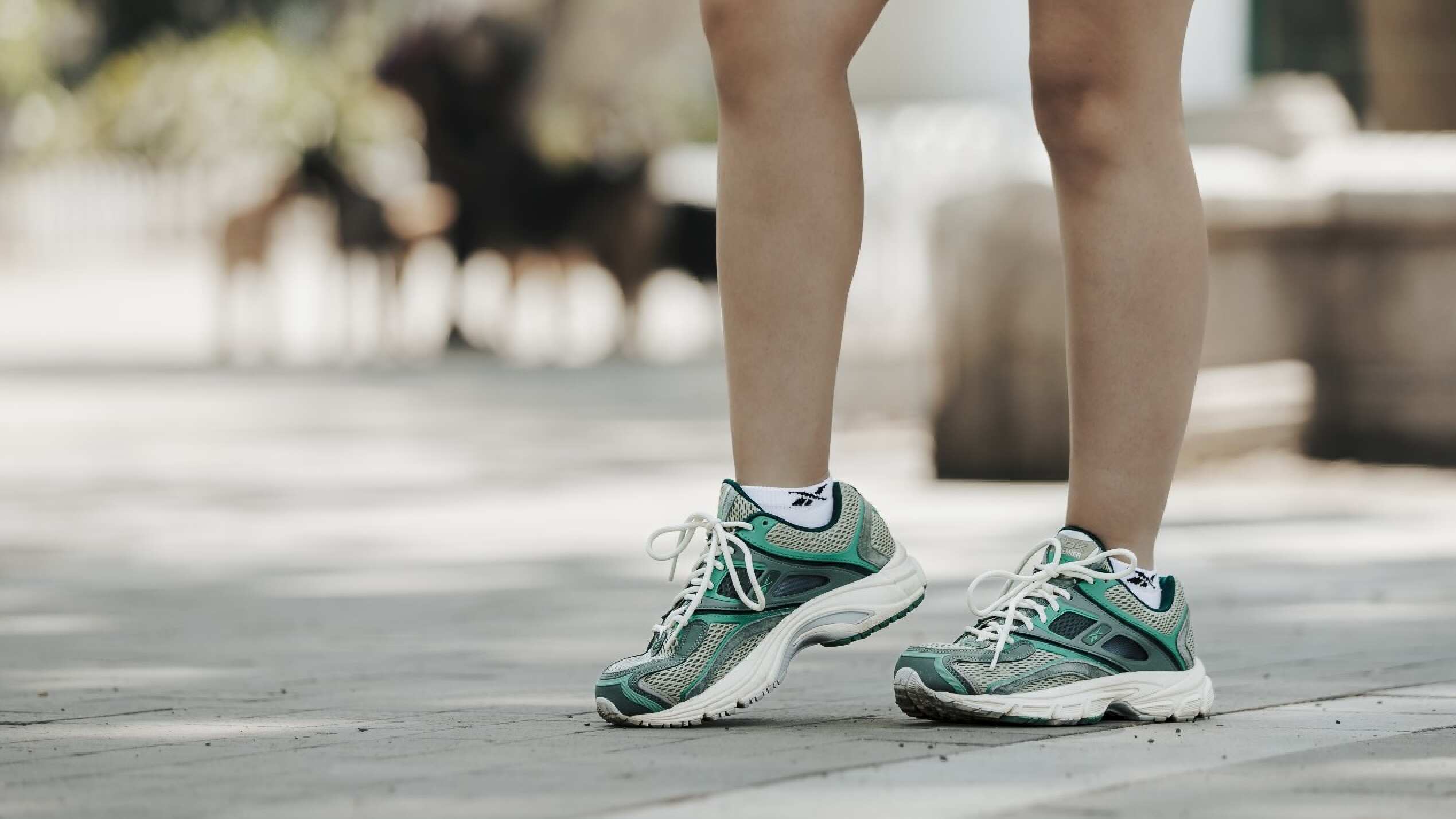 ¿Estás buscando los tenis ideales para tus entrenamientos? Mario Olvera, director general de Reebok nos habla de los factores clave a considerar al momento de comprar tus próximos tenis, desde la tecnología hasta el ajuste perfecto