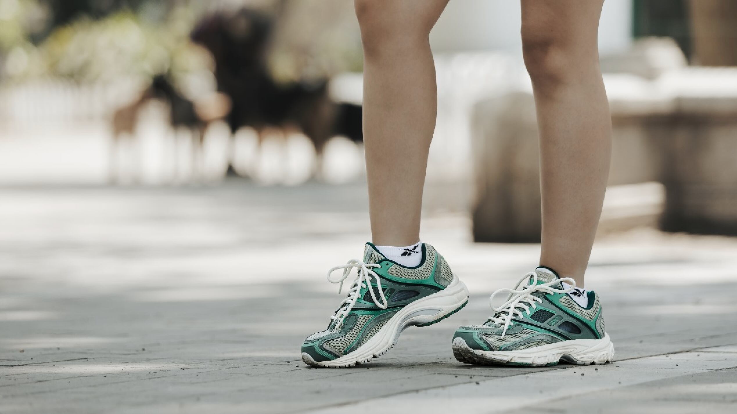 ¿Estás buscando los tenis ideales para tus entrenamientos? Mario Olvera, director general de Reebok nos habla de los factores clave a considerar al momento de comprar tus próximos tenis, desde la tecnología hasta el ajuste perfecto
