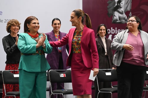 “Mi solidaridad y cariño”: Sheinbaum lamenta el fallecimiento de la madre de Clara Brugada