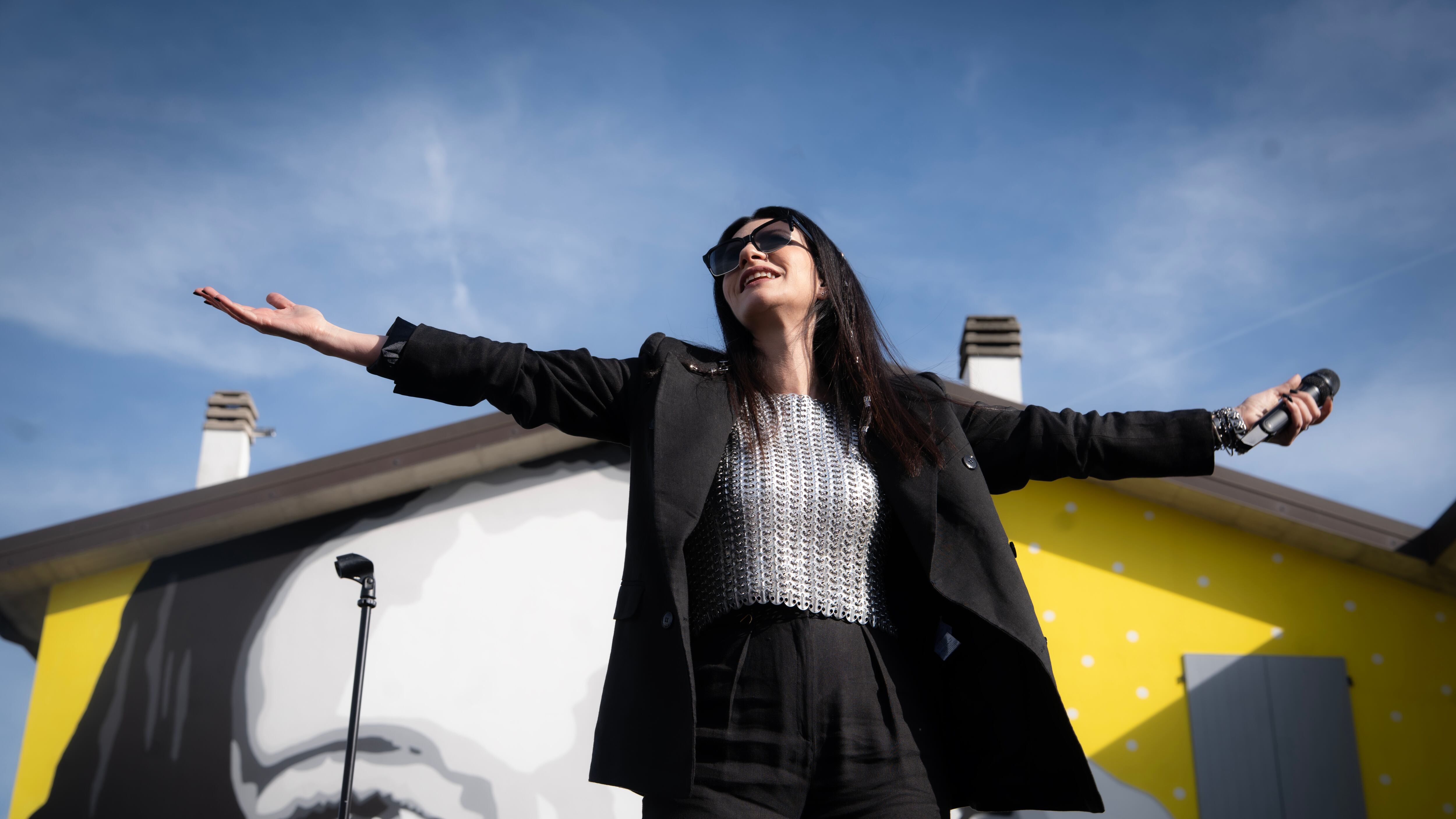 Laura Pausini vuelve a sus raíces e inaugura museo conmemorativo en Italia