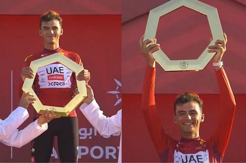 Video: Isaac del Toro es campeón y hace sonar el Himno Nacional por primera vez en el World Tour