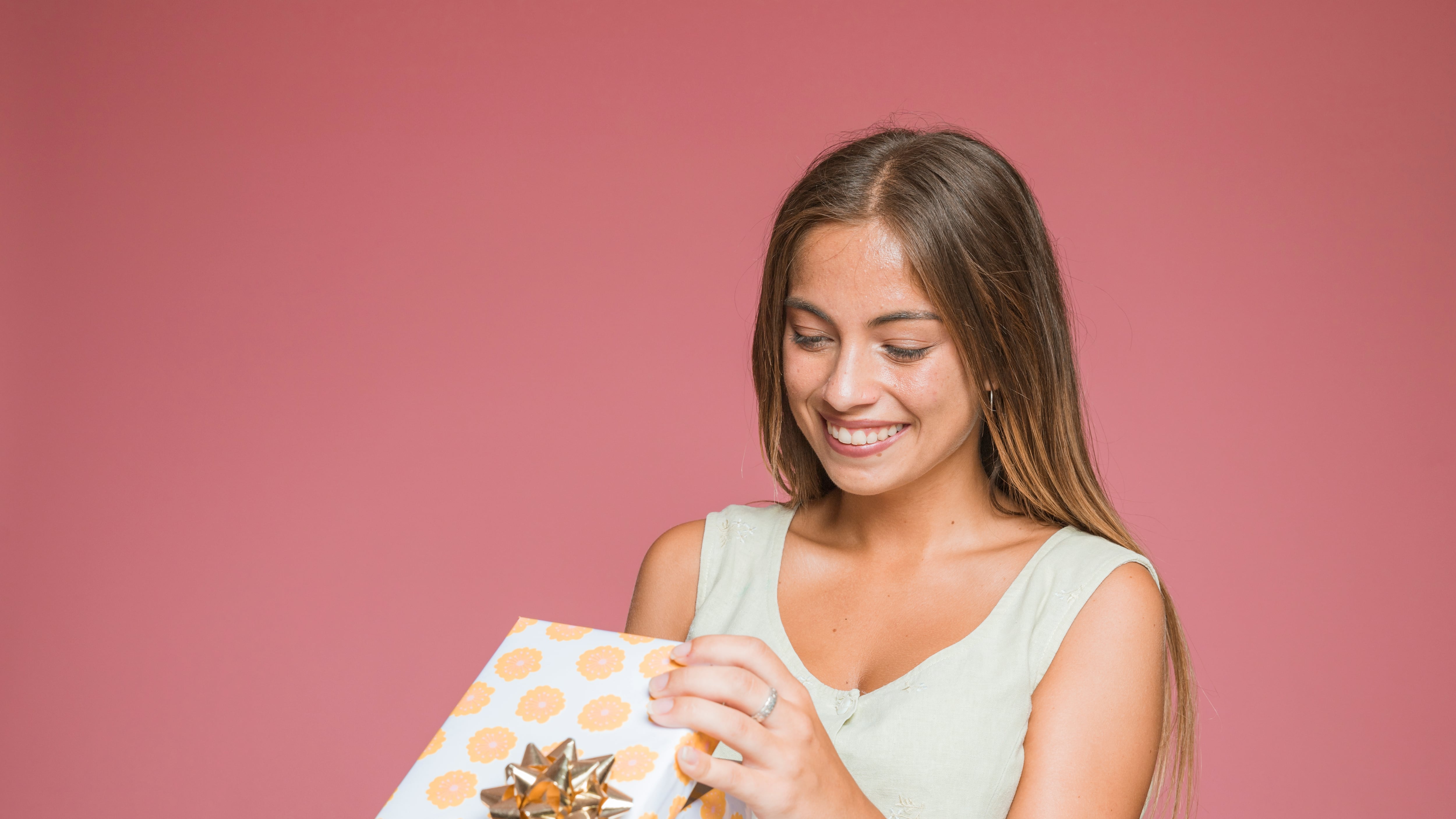 La temporada de fiestas está aquí y con ella llega la emoción de encontrar el regalo perfecto para esos seres queridos que siempre están presentes en la vida