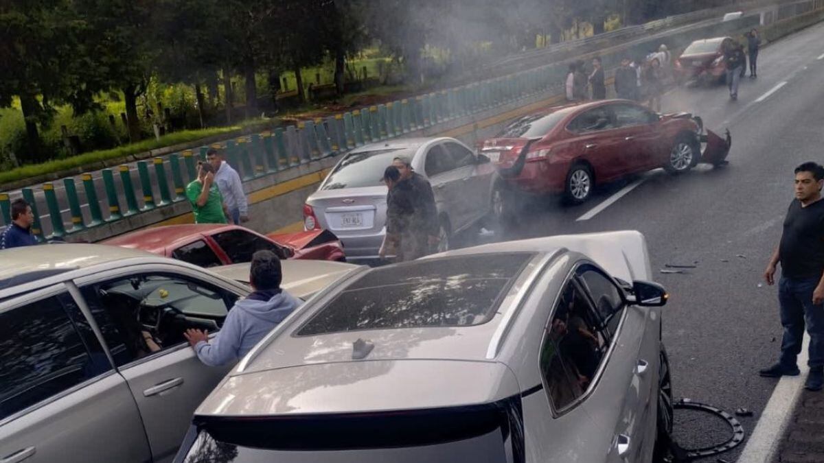 Video carambola en la autopista México-Cuernavaca provoca cierre vial en Tres Marías
