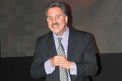 Ari Telch explica en un vídeo la selección de su foto con Rebecca Jones