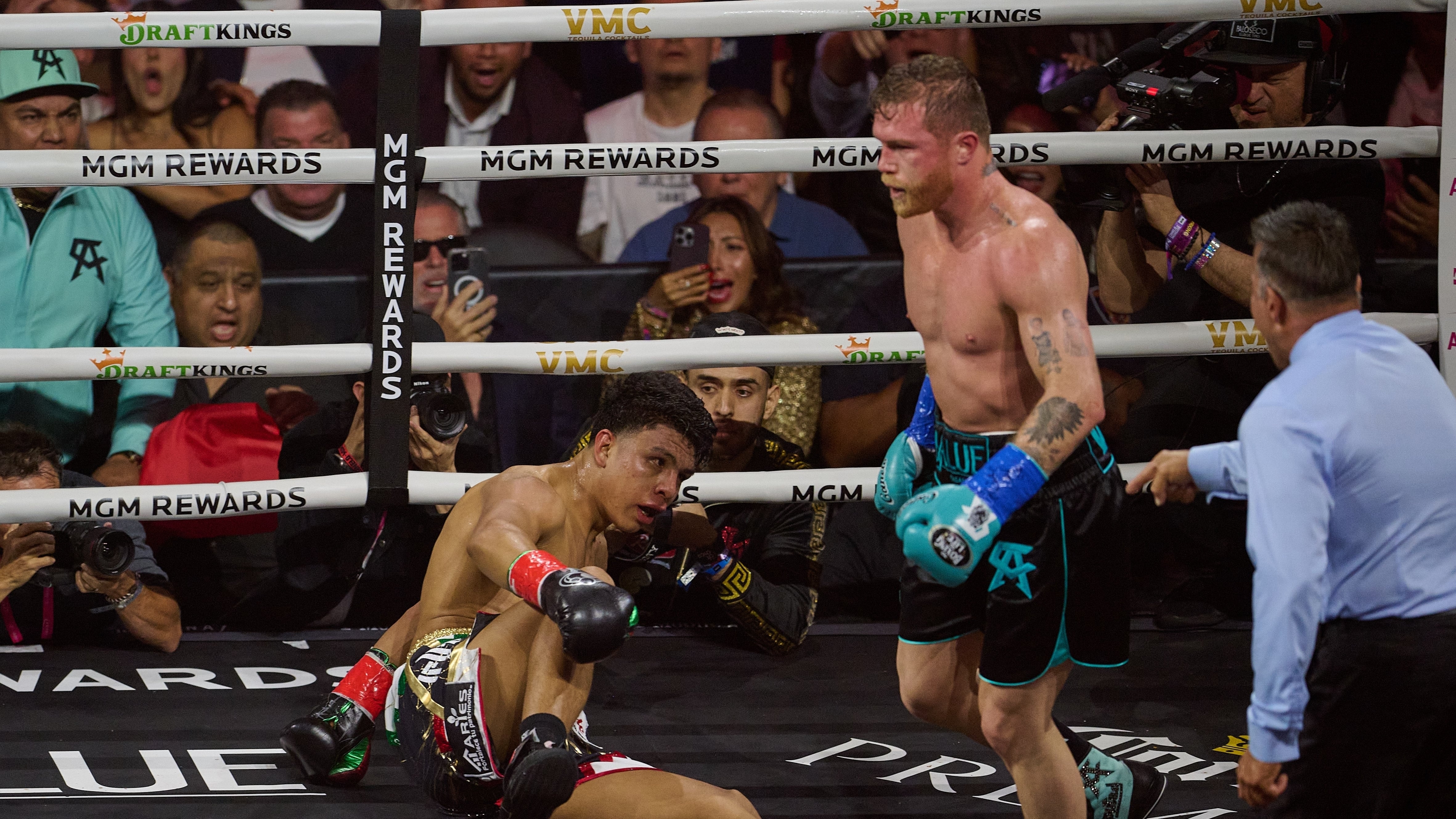 Canelo vs Munguía