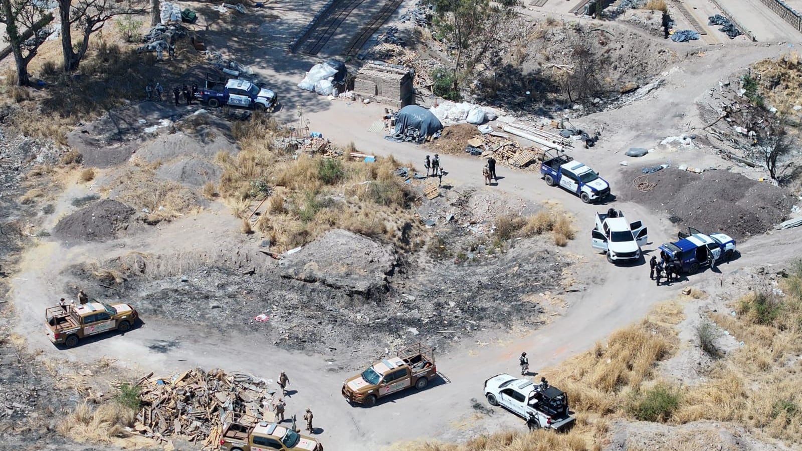 Autoridades localizaron una cisterna clandestina conectada a una toma ilegal en Cortazar, con más de 25 mil litros de hidrocarburo asegurados.