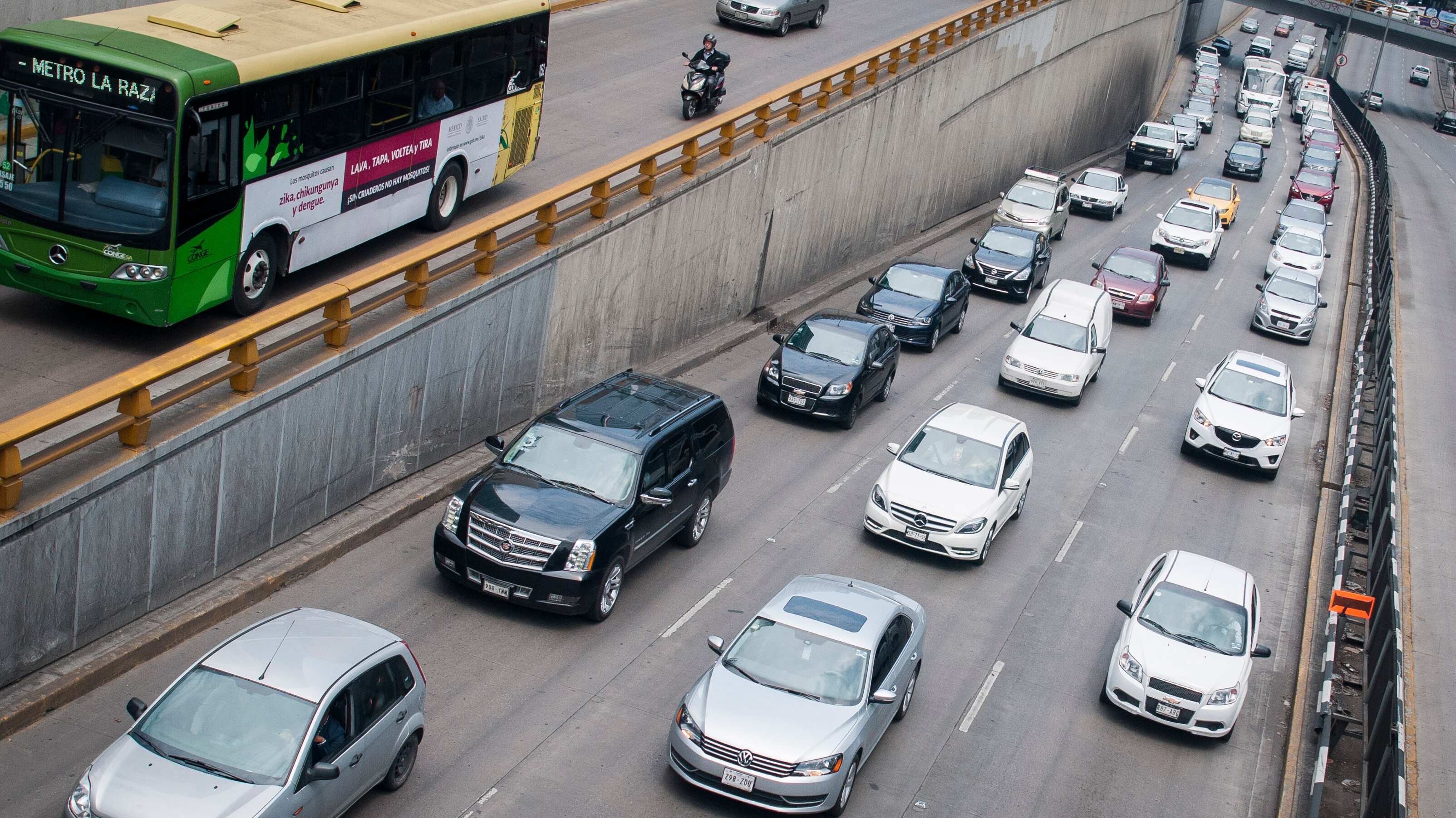 El programa Hoy No Circula se aplica de las 05:00 a las 22:00 hrs