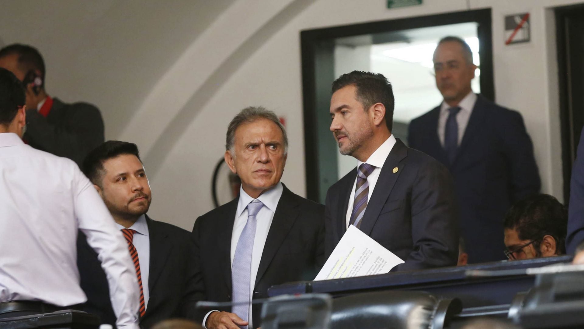 Miguel Ángel Yunes Márquez regresa al Senado y vota a favor de reforma judicial