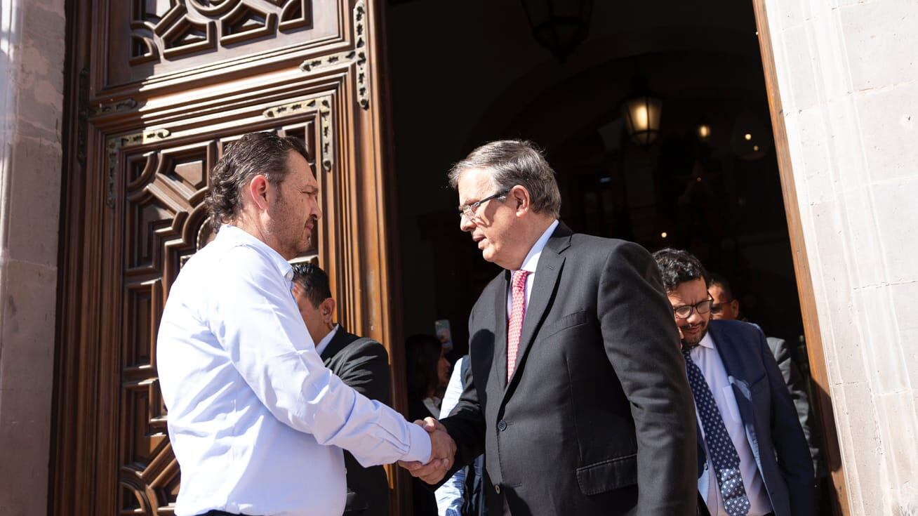 Mauricio Kuri se reúne con Marcelo Ebrard en Querétaro