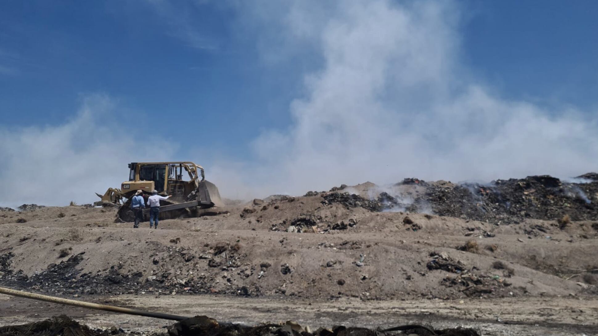 Incendio en relleno sanitario de la zona de los Apaseos