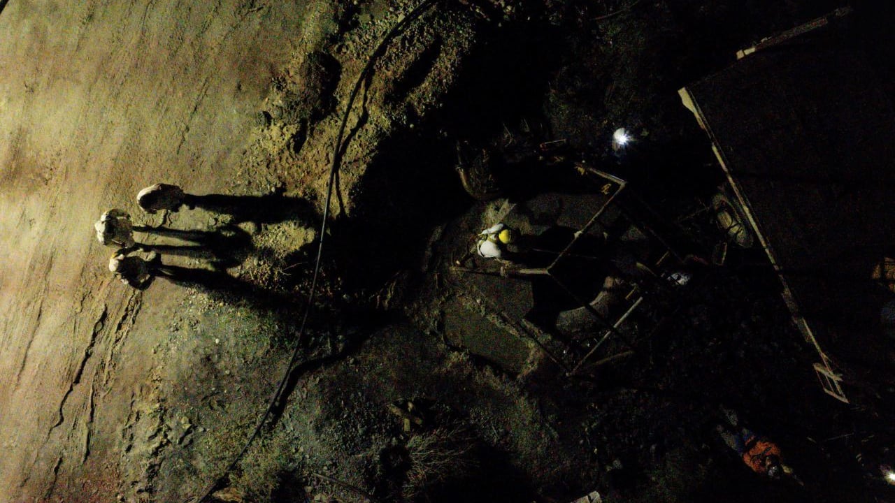 Labores de rescate de los mineros atrapados desde hace catorce días en el pozo de carbón "El Pinabete".
