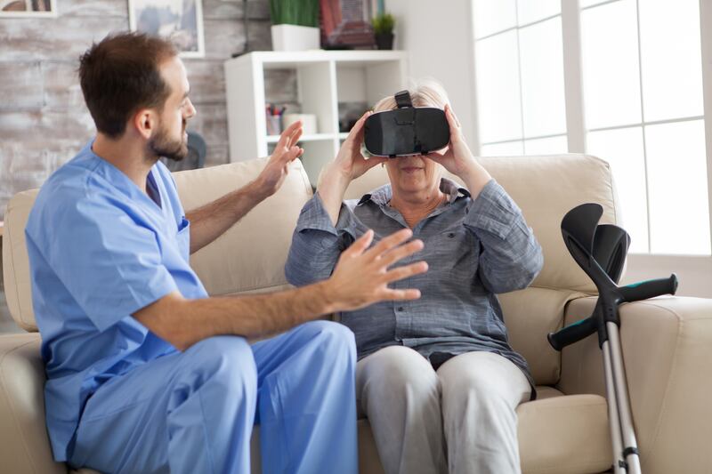 A pocos años de la invención de esta herramienta ya ofrece la oportunidad de conocer el mundo y expandir las experiencias sensoriales a un nuevo nivel